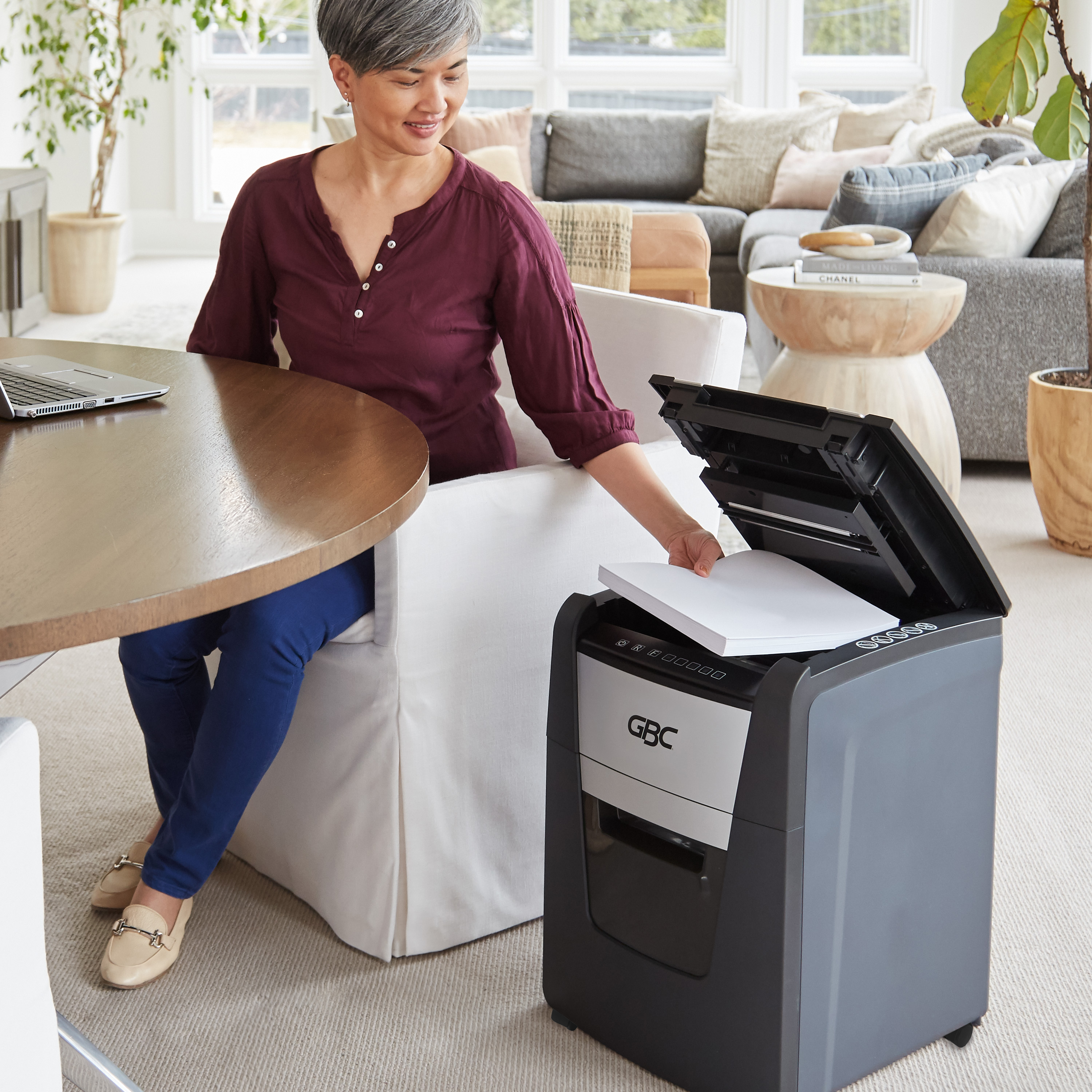 GBC AutoFeed+ Home Office Shredder, 100X, Micro-Cut, P-4 GBC AutoFeed+ Home Office Shredder, 100X, Micro-Cut, P-4